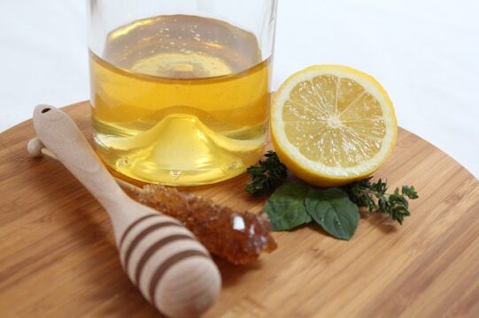 5 Benefits Of Drinking Warm Water With Honey